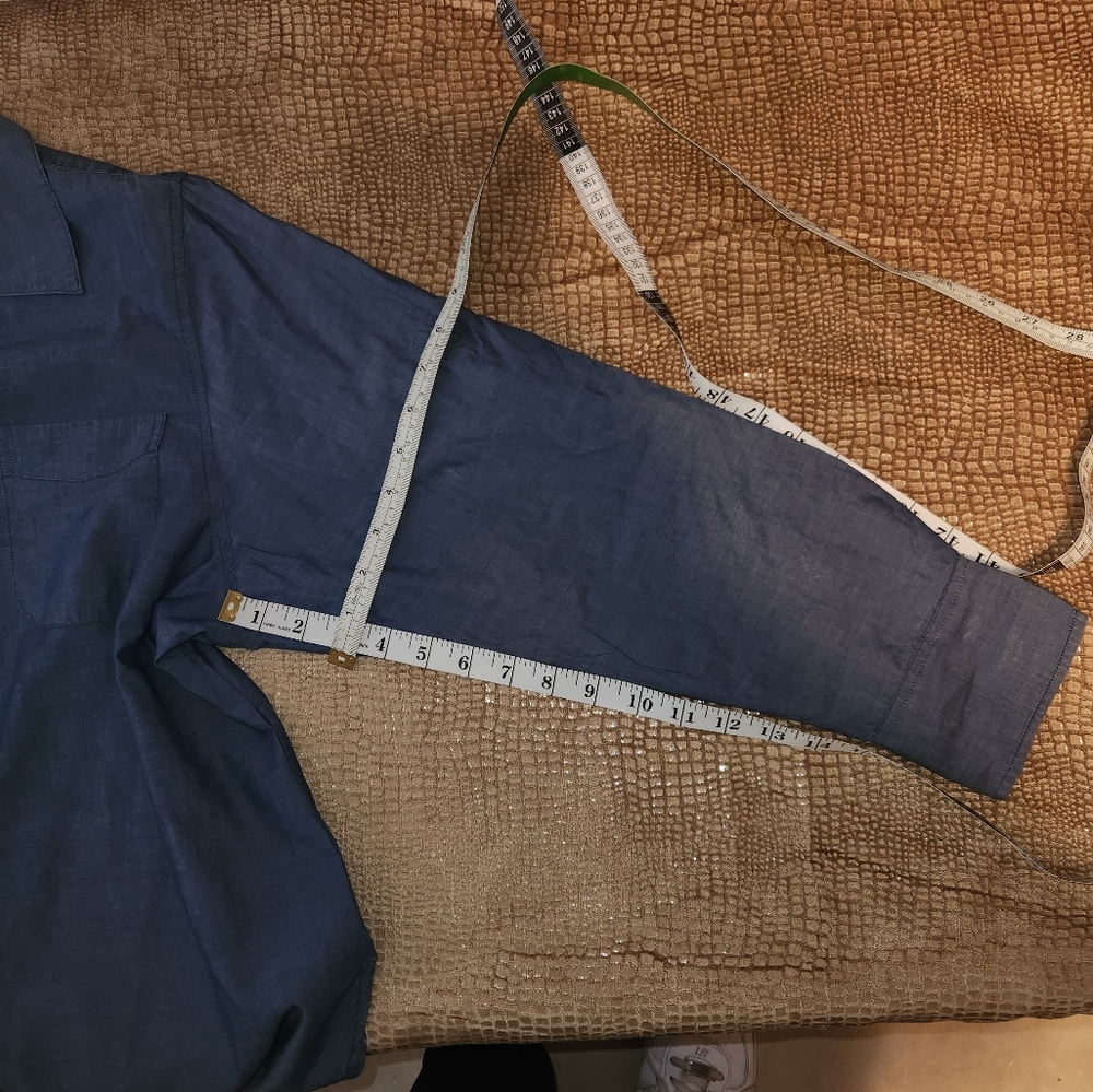 Ellen Tracy Women's Blue Button-Up Shirt Size L. #B20 - Picture 3 of 8